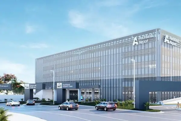 Private One-Way Transfer: Auckland Airport to Auckland City Hotel Carousel 1
