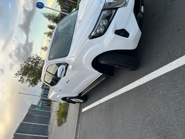 Nissan Navara ST 2WD 2025 Carousel 1