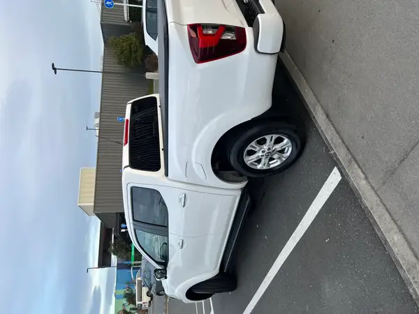 Nissan Navara ST 2WD 2025 Carousel 3