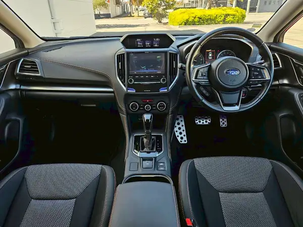 2017 Subaru XV 2.0 AWD Eye Sight Low Kms Carousel 4