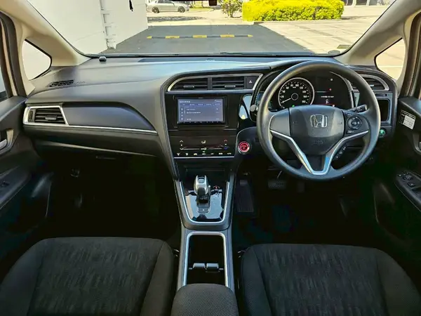 2022 Honda Shuttle Hybrid Honda Sensing Model Carousel 3