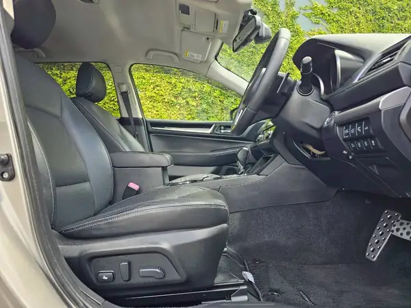 2015 Subaru Outback 2.5 AWD Limited Model Carousel 6