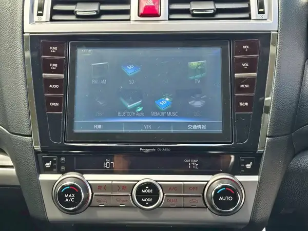 2015 Subaru Outback 2.5 AWD Limited Model Carousel 8