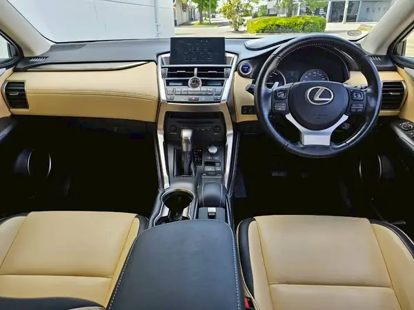 2016 Lexus NX 300 Hybrid 82,000 Kms Premium SUV Carousel 7
