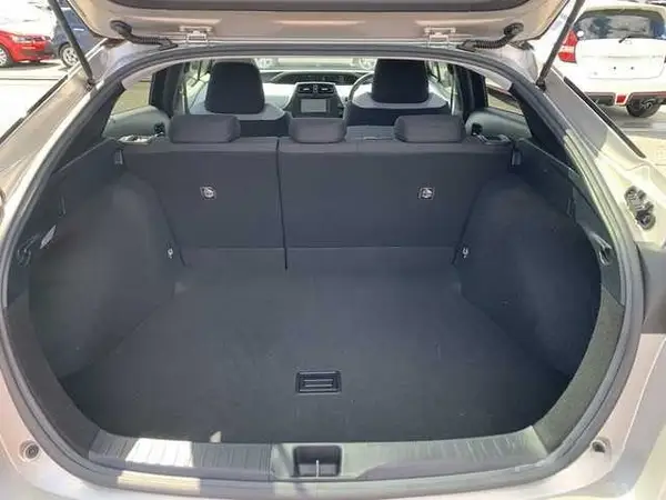 2017 Toyota Prius 1.8S Hybrid Carousel 16