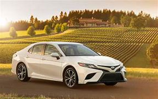 2017 Toyota Camry G Hybrid