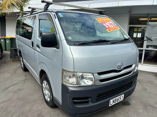 2009 Toyota Hiace Carousel 1