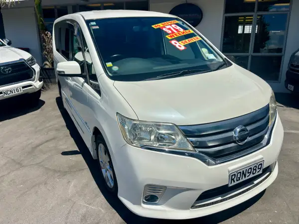 2013 Nissan Serena Carousel 1
