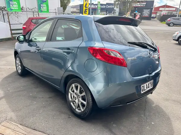 2013 Mazda Demio Carousel 5