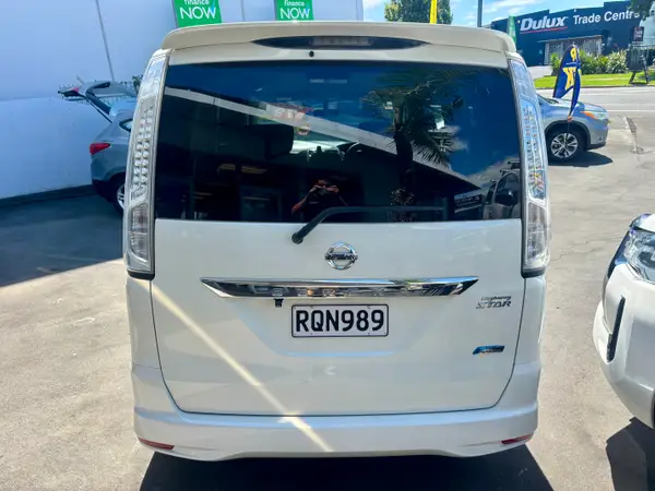 2013 Nissan Serena Carousel 6