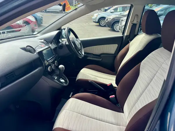 2013 Mazda Demio Carousel 10