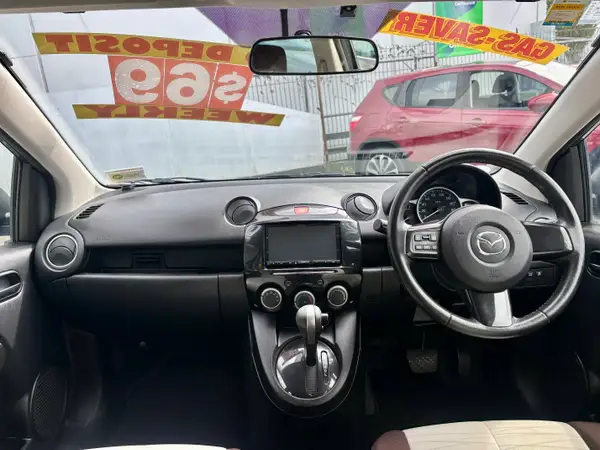 2013 Mazda Demio Carousel 11