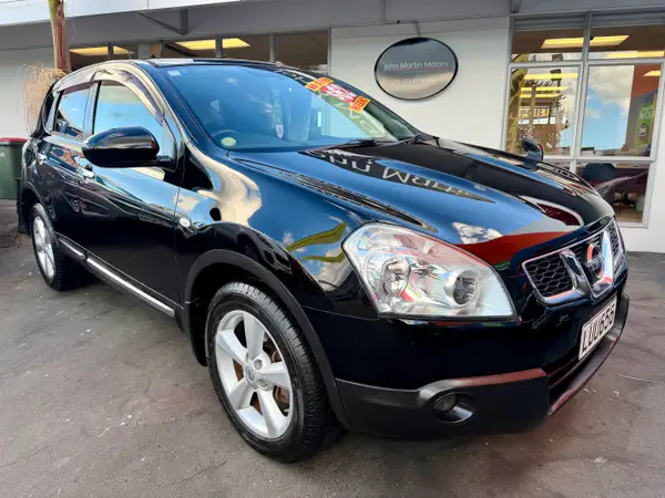 2012 Nissan Dualis Carousel 1