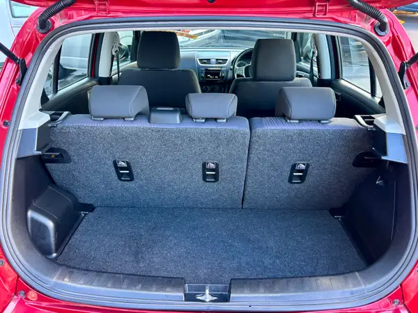 2012 Suzuki Swift LTDA Carousel 8