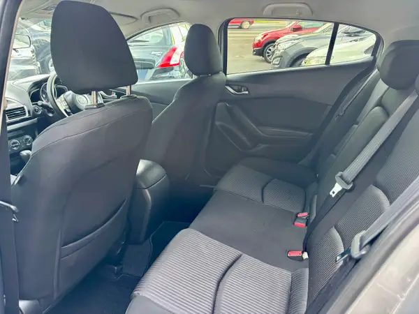 2016 Mazda Axela