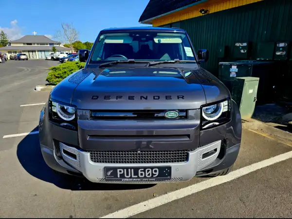 2023 Land Rover Defender 110 D300 S 3.0DT/4WD Carousel 1