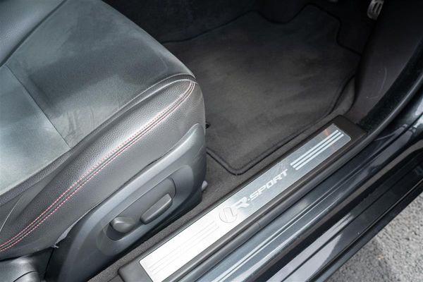 2015 Jaguar XF 2.0T R- SPORT LIMITED EDITION Carousel 11