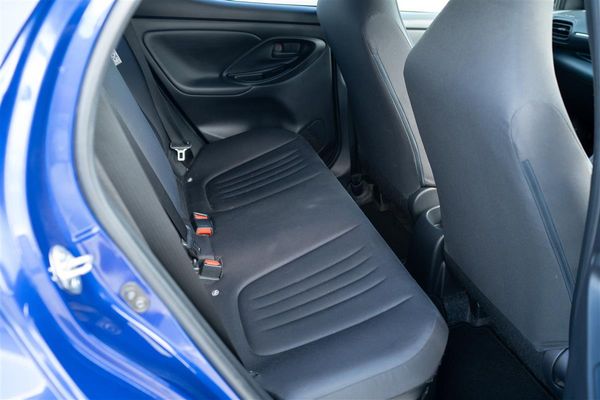 2020 Toyota Yaris 1.5X HYBRID NEW SHAPE BLUETOOTH Carousel 13