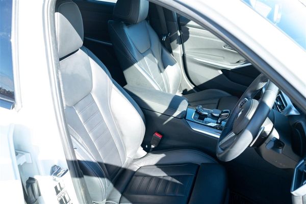2019 BMW 320i MOTORSPORT M-SPORT GRADE 4.5 Carousel 13