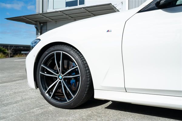 2019 BMW 330i MOTORSPORT M-SPORT IMMACULATE Carousel 10
