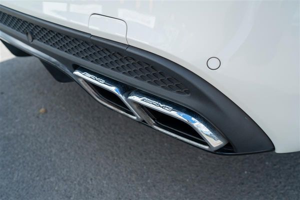 2016 Mercedes-Benz C 63 C63 AMG 4.0 V8 Immaculate Carousel 13