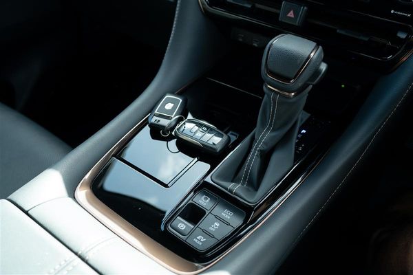 2025 Toyota Alphard HYBRID Z PREIMUM EXECUTIVE Carousel 17