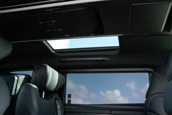 2025 Toyota Alphard HYBRID Z PREIMUM EXECUTIVE Carousel 16