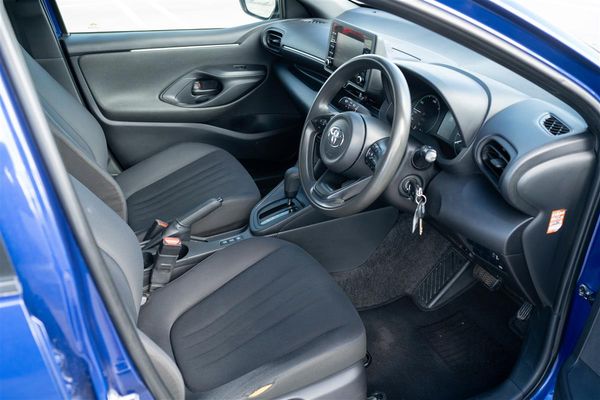2020 Toyota Yaris 1.5X HYBRID NEW SHAPE BLUETOOTH Carousel 12