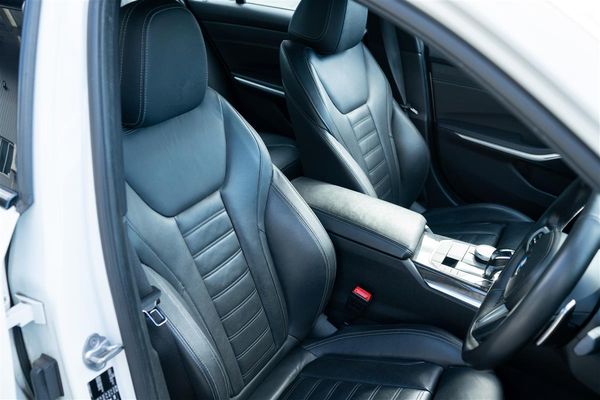 2019 BMW 330i MOTORSPORT M-SPORT IMMACULATE Carousel 15
