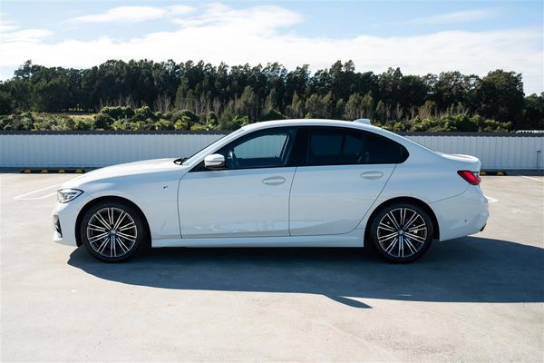 2019 BMW 320i MOTORSPORT M-SPORT GRADE 4.5 Carousel 9