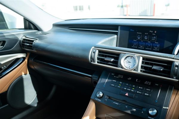 2015 Lexus RC300h RC 300h Sport coupe Immaculate Carousel 18