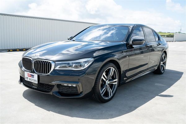 2019 BMW 740i MOTORSPORT LUXURY FLAGSHIP Carousel 11