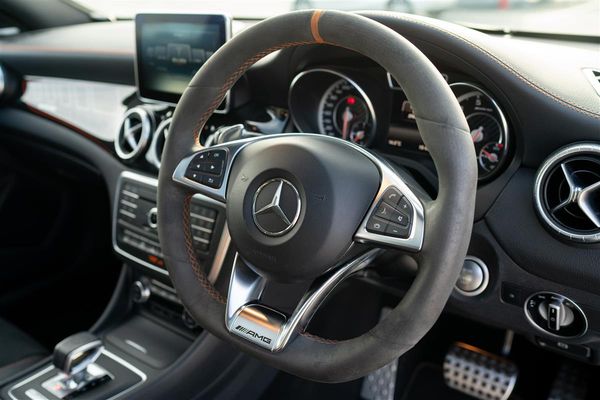 2015 Mercedes-Benz CLA 45 AMG ORANGE ART EDTION Carousel 17