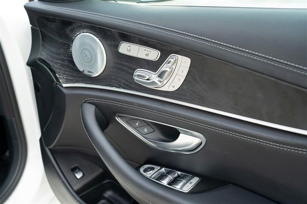 2018 Mercedes-Benz E 200 SPORT AVANTGARDE ESTATE WAGON Carousel 14