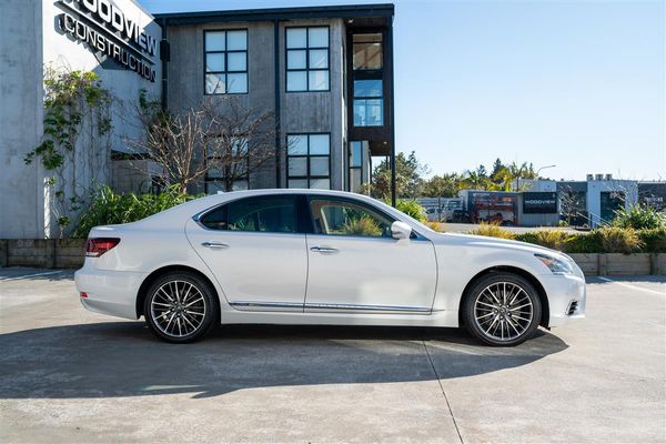 2013 Lexus LS 600 LS600h 5.0L V8 VERSION C