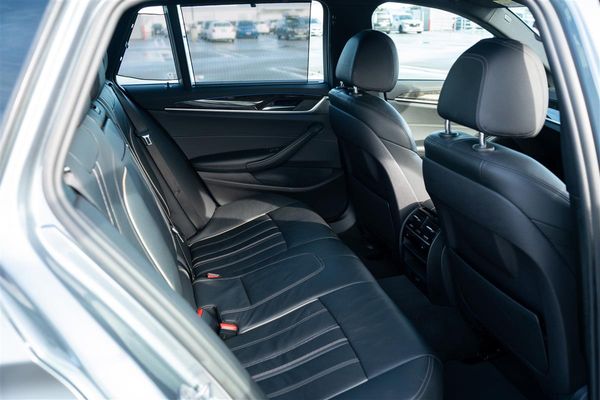 2017 BMW 530i M-SPORT TOURING B48 WAGON Carousel 15