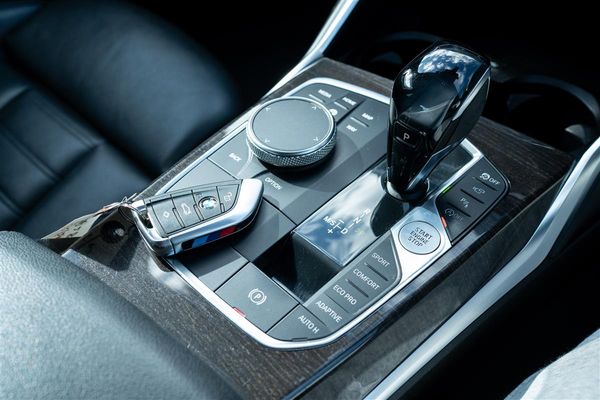 2019 BMW 330i MOTORSPORT M-SPORT IMMACULATE Carousel 19