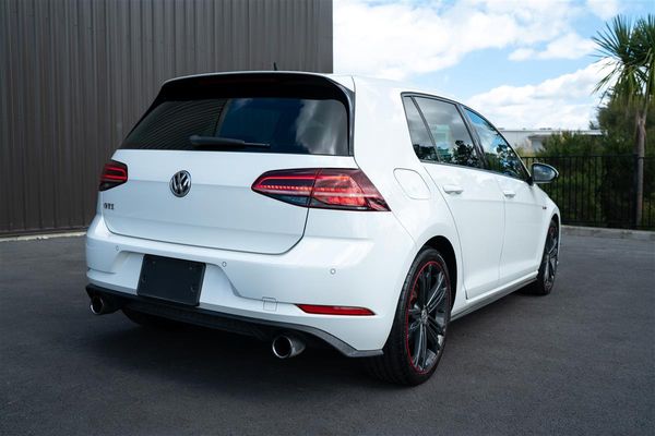 2018 Volkswagen Golf GTI GTI DYNAMIC PACK DCC GRADE 4.5 Carousel 6