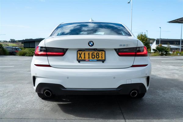 2019 BMW 330i MOTORSPORT M-SPORT IMMACULATE Carousel 4