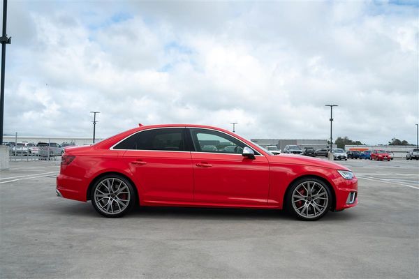 2019 Audi S4 FACELIFT 3.0TFSI QUATTRO GRADE 4.5