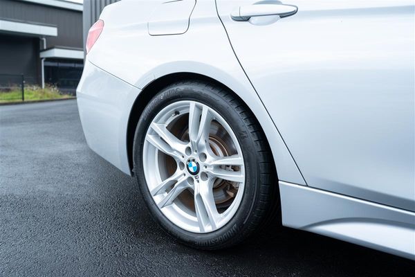 2016 BMW 340i LCI F30 M-SPORT B58 STOCK Carousel 6