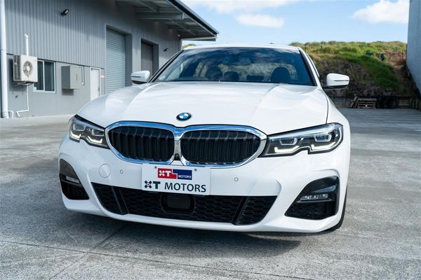 2019 BMW 330i MOTORSPORT M-SPORT IMMACULATE Carousel 12