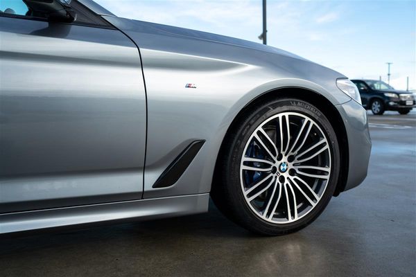 2017 BMW 530i M-SPORT TOURING B48 WAGON Carousel 5