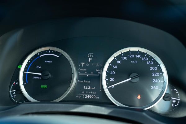 2015 Lexus RC300h RC 300h Sport coupe Immaculate Carousel 19