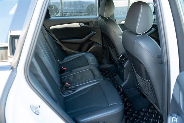 2016 Audi Q5 2.0T QUATTRO SLINE COMPETITION Carousel 16