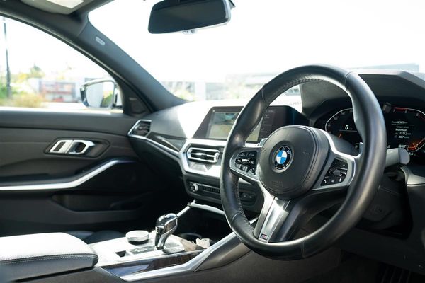 2019 BMW 330i MOTORSPORT M-SPORT IMMACULATE Carousel 13