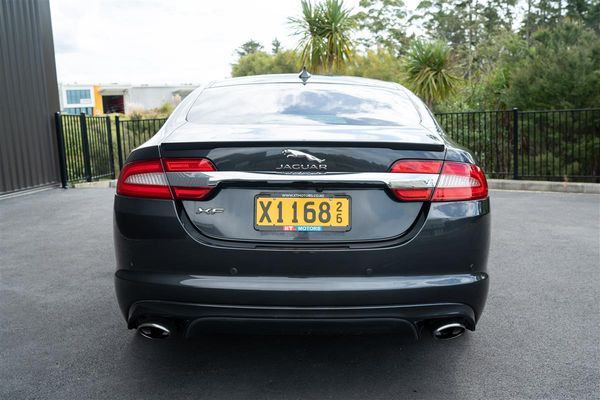 2015 Jaguar XF 2.0T R- SPORT LIMITED EDITION Carousel 7