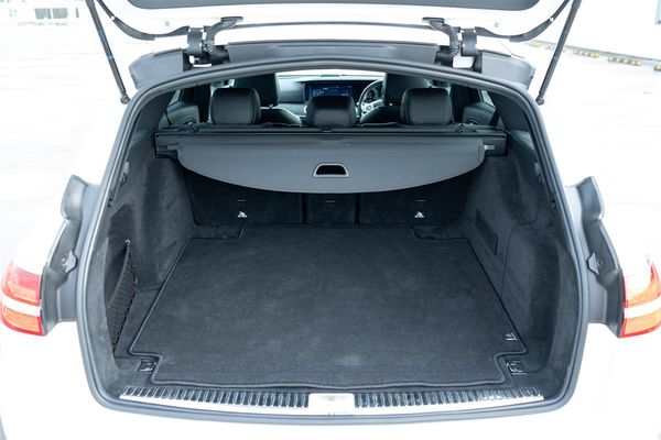 2018 Mercedes-Benz E 200 SPORT AVANTGARDE ESTATE WAGON Carousel 8