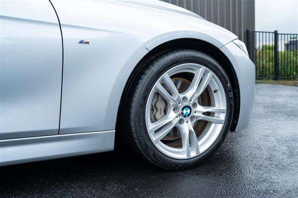 2016 BMW 340i LCI F30 M-SPORT B58 STOCK Carousel 5
