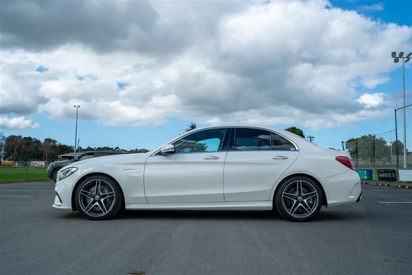 2016 Mercedes-Benz C 63 C63 AMG 4.0 V8 Immaculate Carousel 10